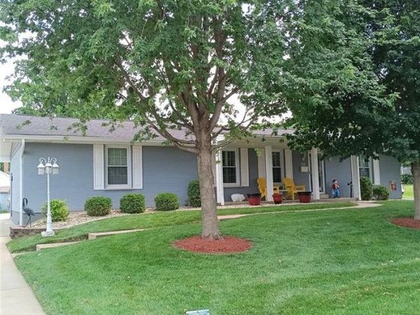 910 N Saint Jacques Street, Florissant, MO 63031