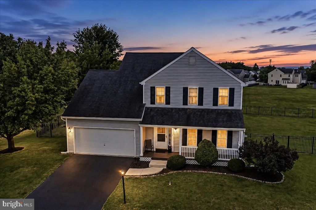 423 LARCHWOOD DRIVE , ROYERSFORD, PA 19468