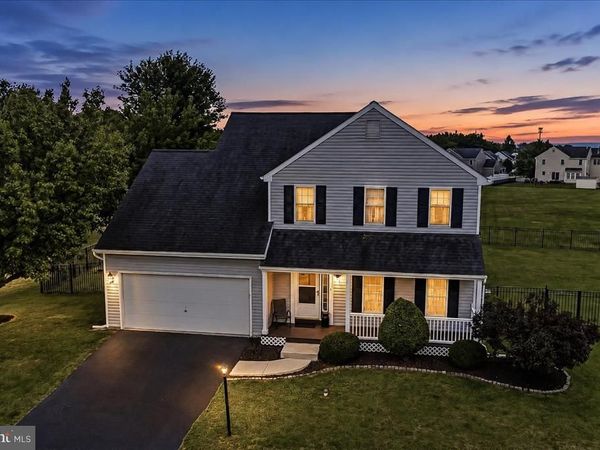 423 LARCHWOOD DRIVE , ROYERSFORD, PA 19468