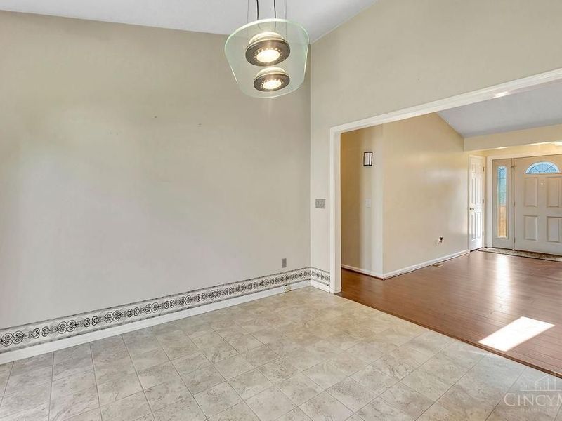 1210 Dixie Court, Cincinnati, OH 45215 Photo 12