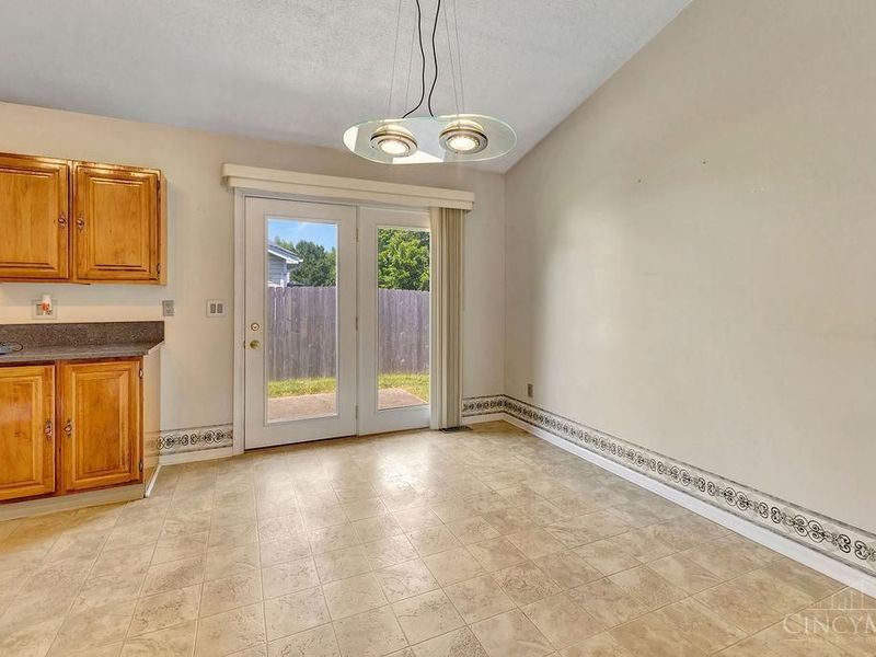 1210 Dixie Court, Cincinnati, OH 45215 Photo 13