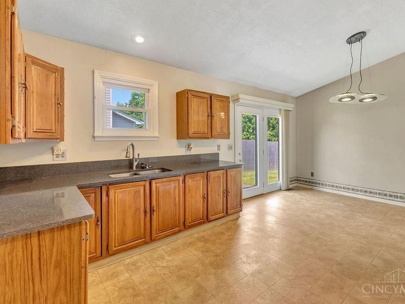 1210 Dixie Court, Cincinnati, OH 45215 Photo 14