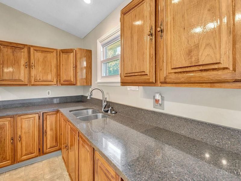 1210 Dixie Court, Cincinnati, OH 45215 Photo 15