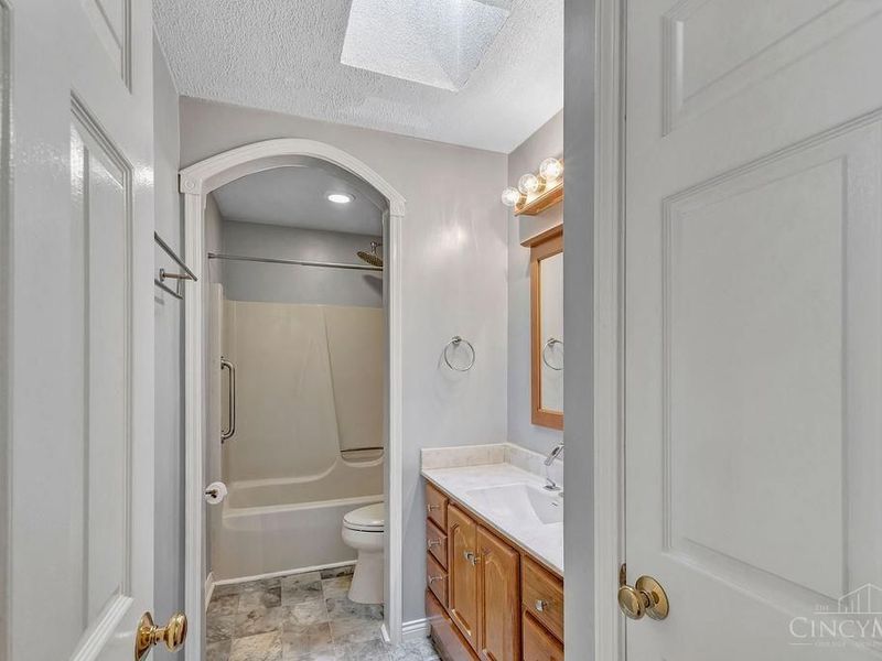 1210 Dixie Court, Cincinnati, OH 45215 Photo 25