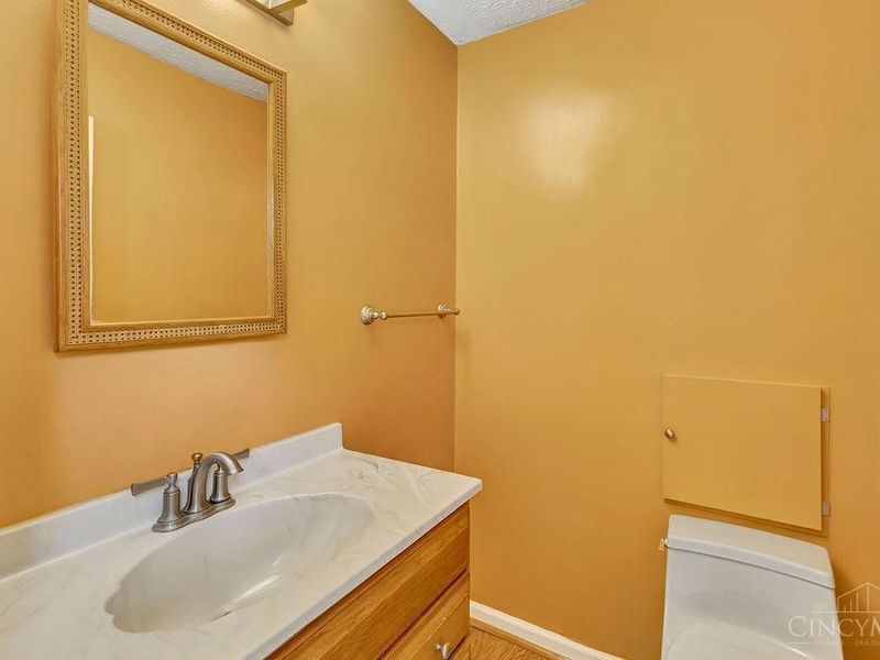 1210 Dixie Court, Cincinnati, OH 45215 Photo 30