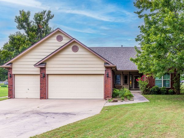 10589 E Canyon Oaks Way , Claremore, OK 74017