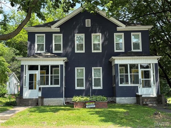 1103 Langdon Street , Alton, IL 62002