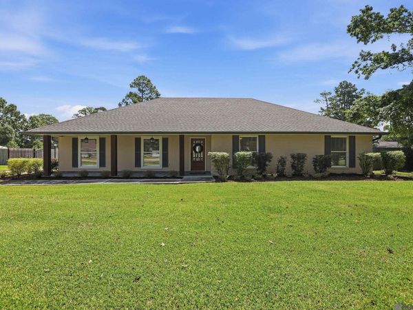 25540 Plantation Ave, Denham Springs, LA 70726