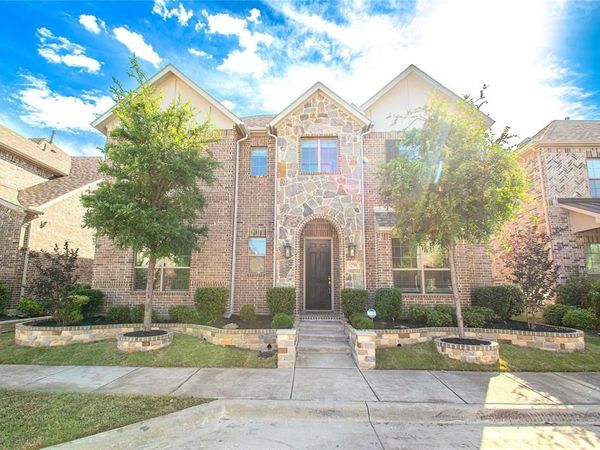 12709 Royal Oaks Lane, Farmers Branch, TX 75234
