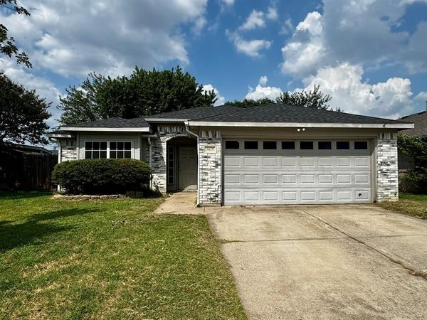 5615 Alicante Drive, Arlington, TX 76017