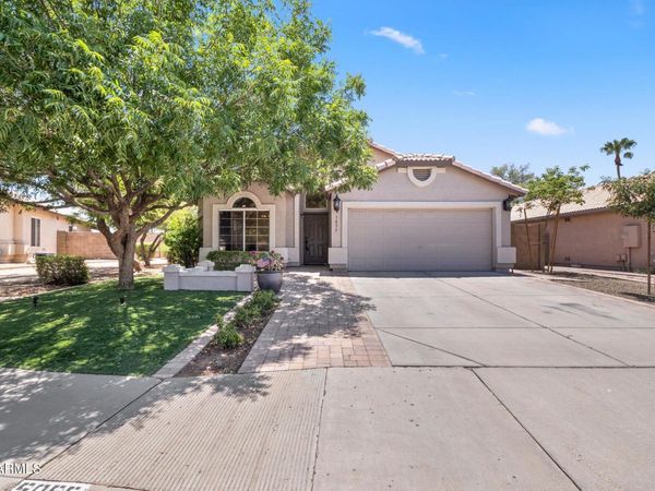 5055 E HILTON Avenue, Mesa, AZ 85206
