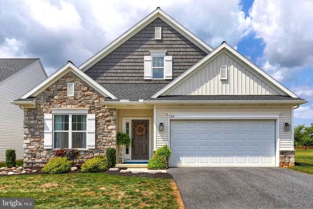 709 JEFFSU LANE , LEBANON, PA 17003