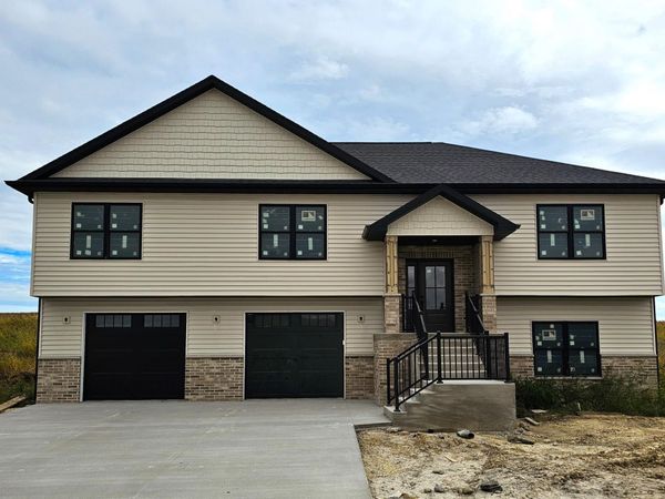 288 Gavin Circle, Peosta, IA 52068