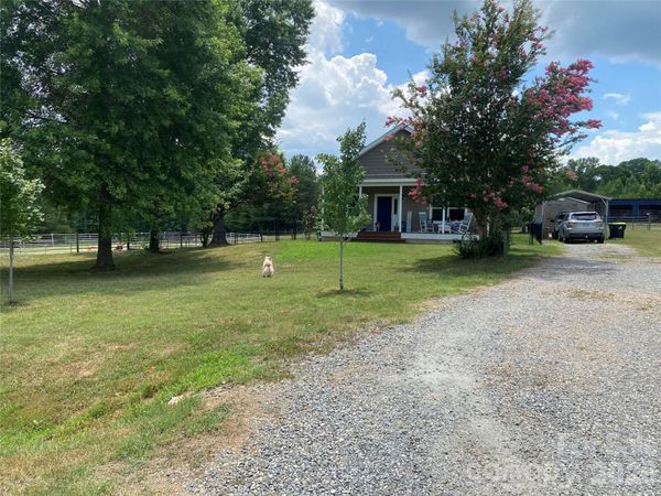 1568 John Smith Road , Columbus, NC 28722