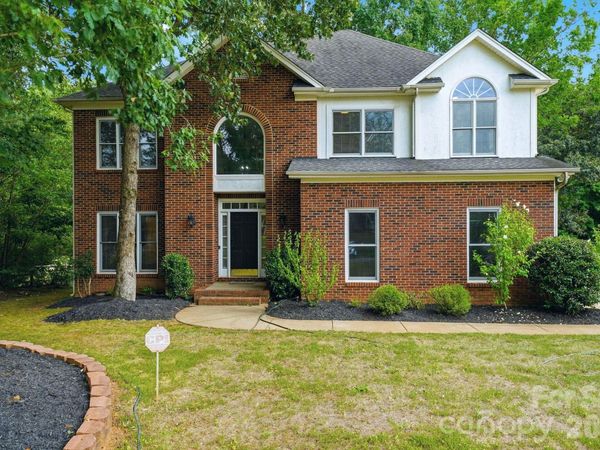5305 Ravenglass Court , Waxhaw, NC 28173