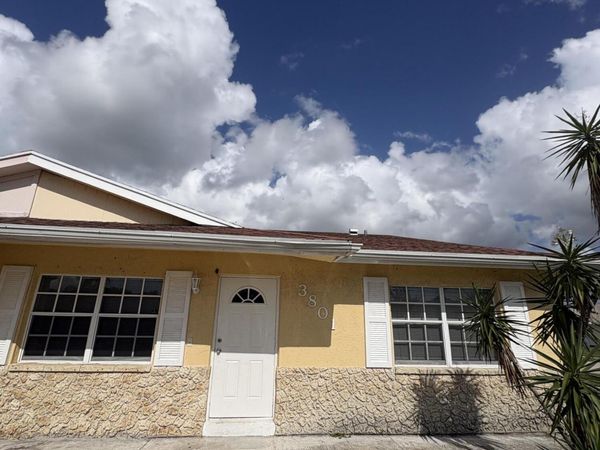 3801 Van Cott Circle, West Palm Beach, FL 33403