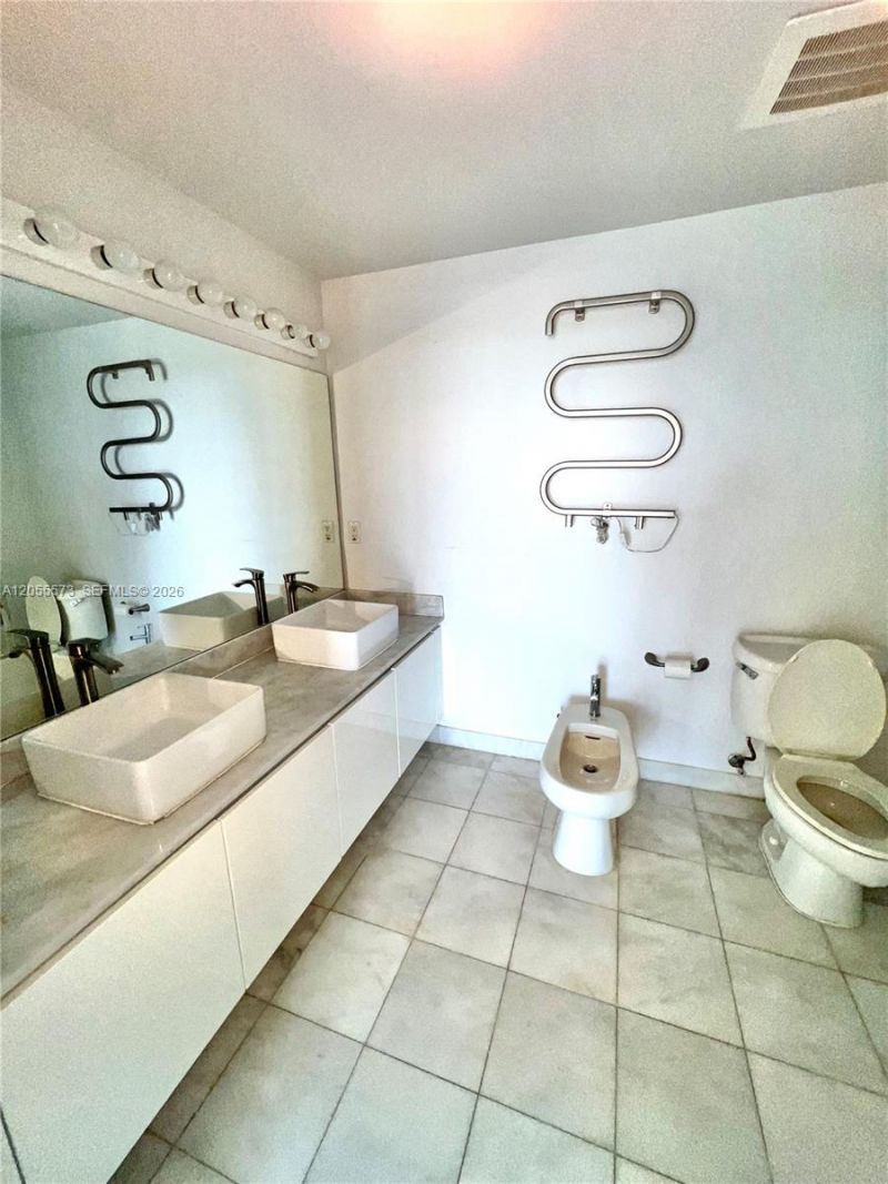 601 NE 36th St, Unit 1307, Miami, FL 33137 Photo