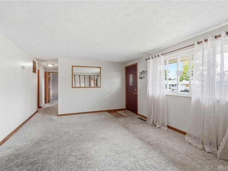 6120 Longford Road, Huber Heights, OH 45424 Photo 9