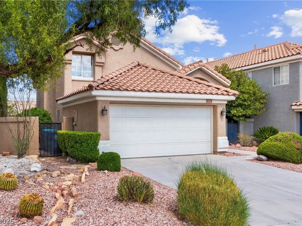 1432 Desert Hills Drive , Las Vegas, NV 89117