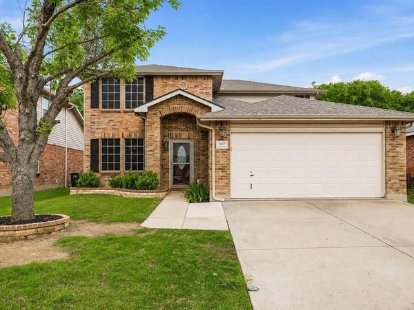 16637 Woodside Drive , Fort Worth, TX 76247