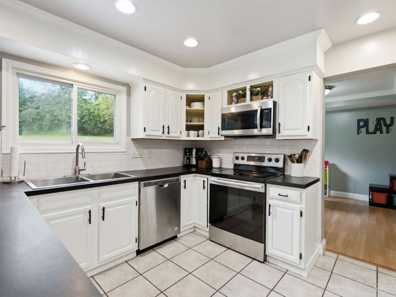 7818 Hollow Oak Court, West Chester, OH 45069 Photo 9