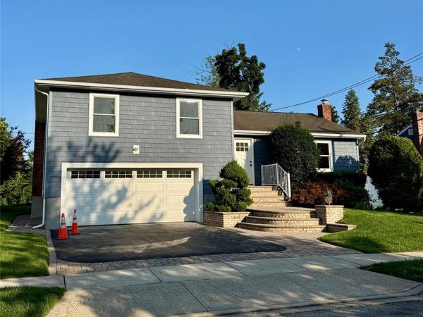 12 Cranberry Lane , Plainview, NY 11803