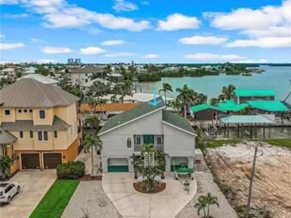 261 Egret ST , FORT MYERS BEACH, FL 33931