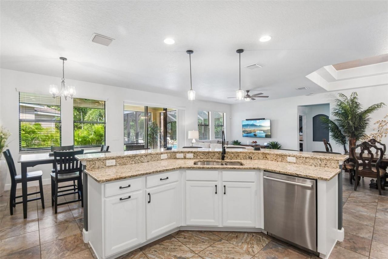 4586 Grand Lakeside Drive, Palm Harbor, FL 34684 Photo