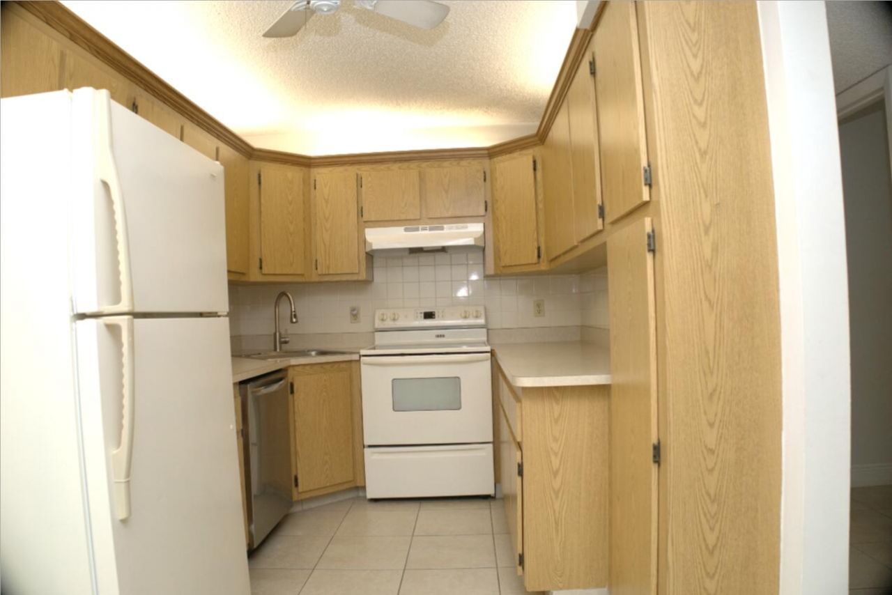 815 Sky Pine Way, Unit D2, Greenacres, FL 33415 Photo