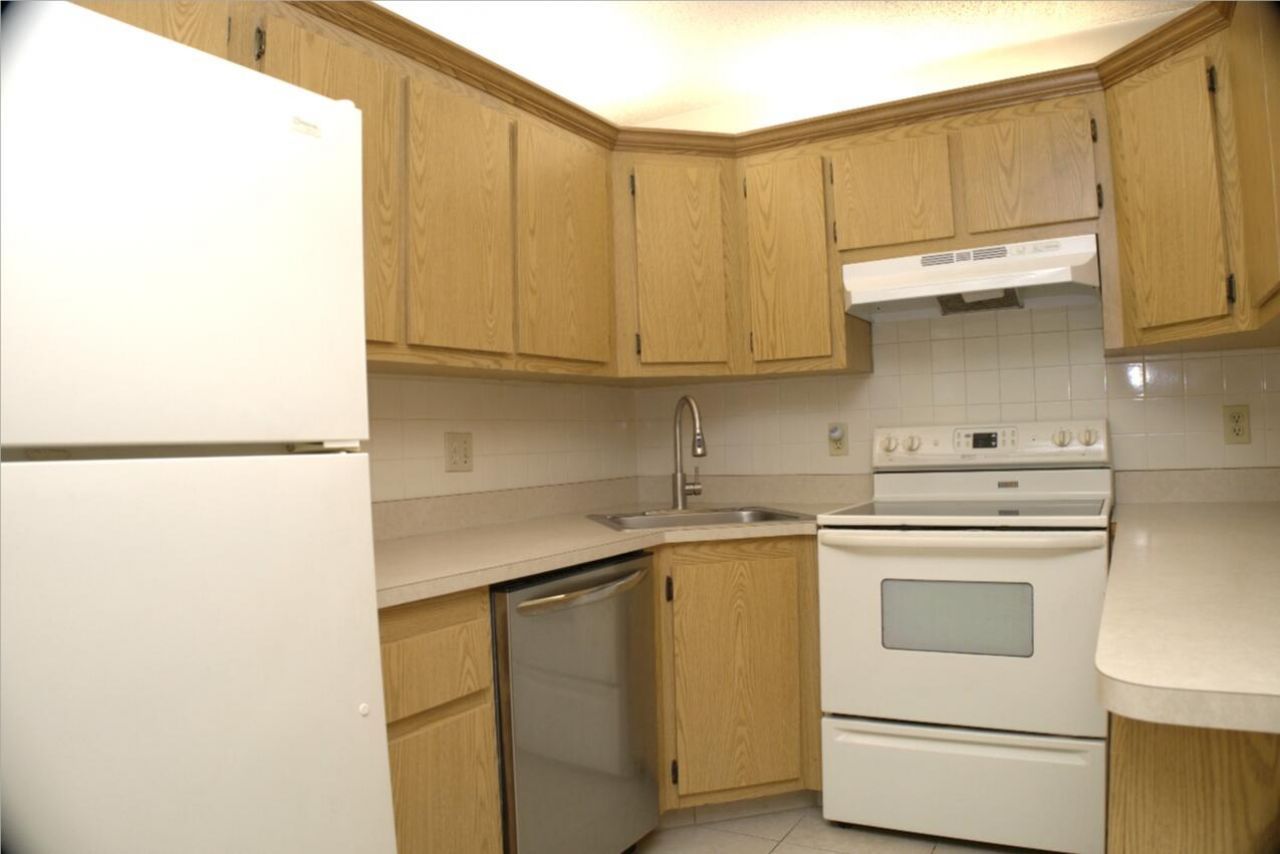 815 Sky Pine Way, Unit D2, Greenacres, FL 33415 Photo