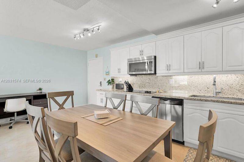 88500 Overseas Hwy, Unit 504, Plantation Key, FL 33070 Photo