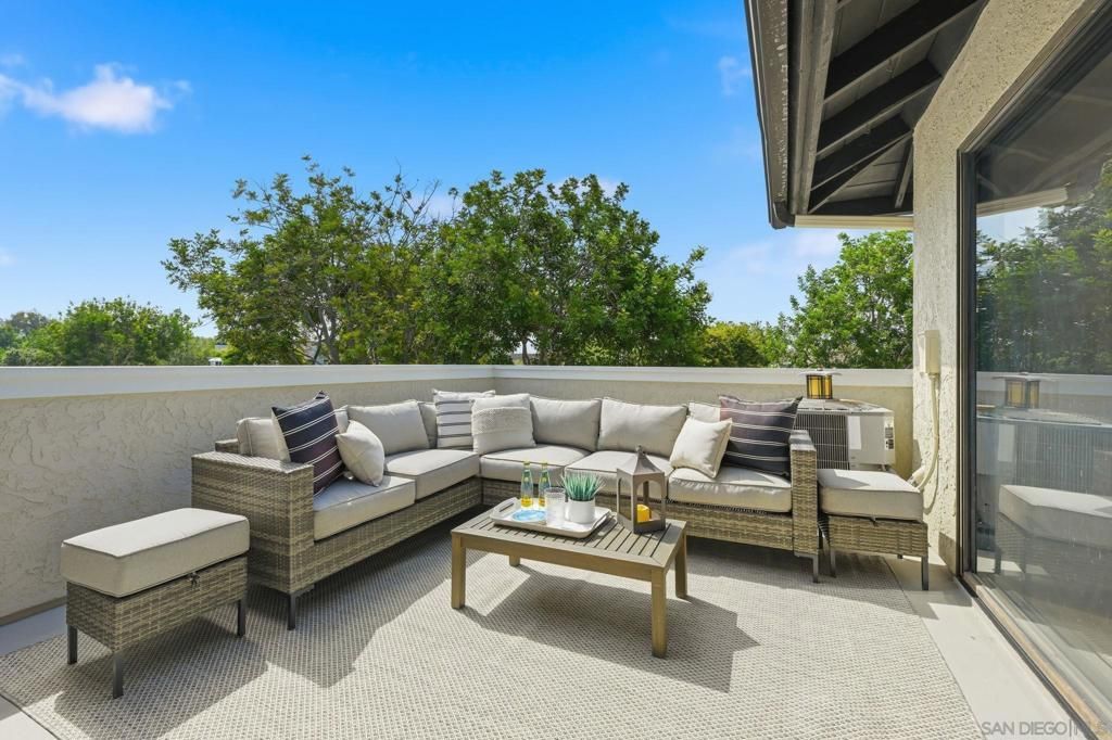 867 Hollyhock Ct, Carlsbad, CA 92011 Main Photo