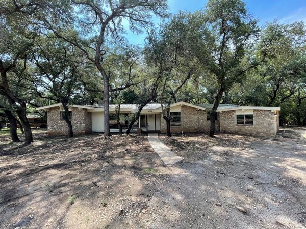 6135 HOLLYHOCK RD, San Antonio, TX 78240