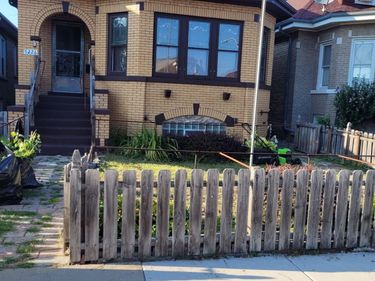 5226 W Wolfram Street, Chicago, IL 60641
