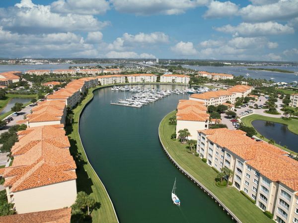 34 Harbour Isle Drive W, Unit ph06, Fort Pierce, FL 34949