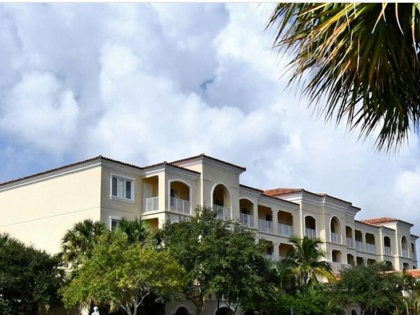 34 Harbour Isle Drive W, Unit ph06, Fort Pierce, FL 34949
