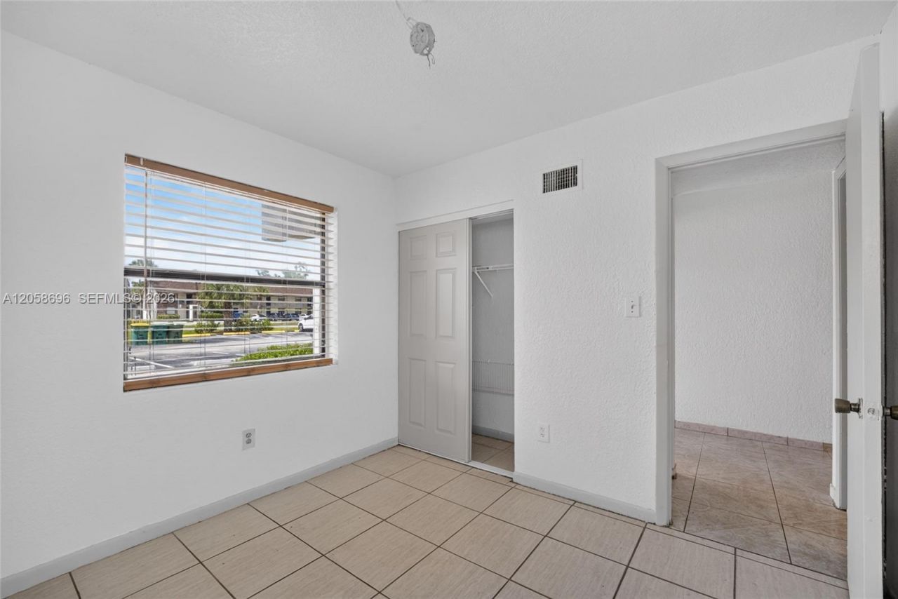 6001 Shakerwood Cir, Unit 108, Tamarac, FL 33319 Photo