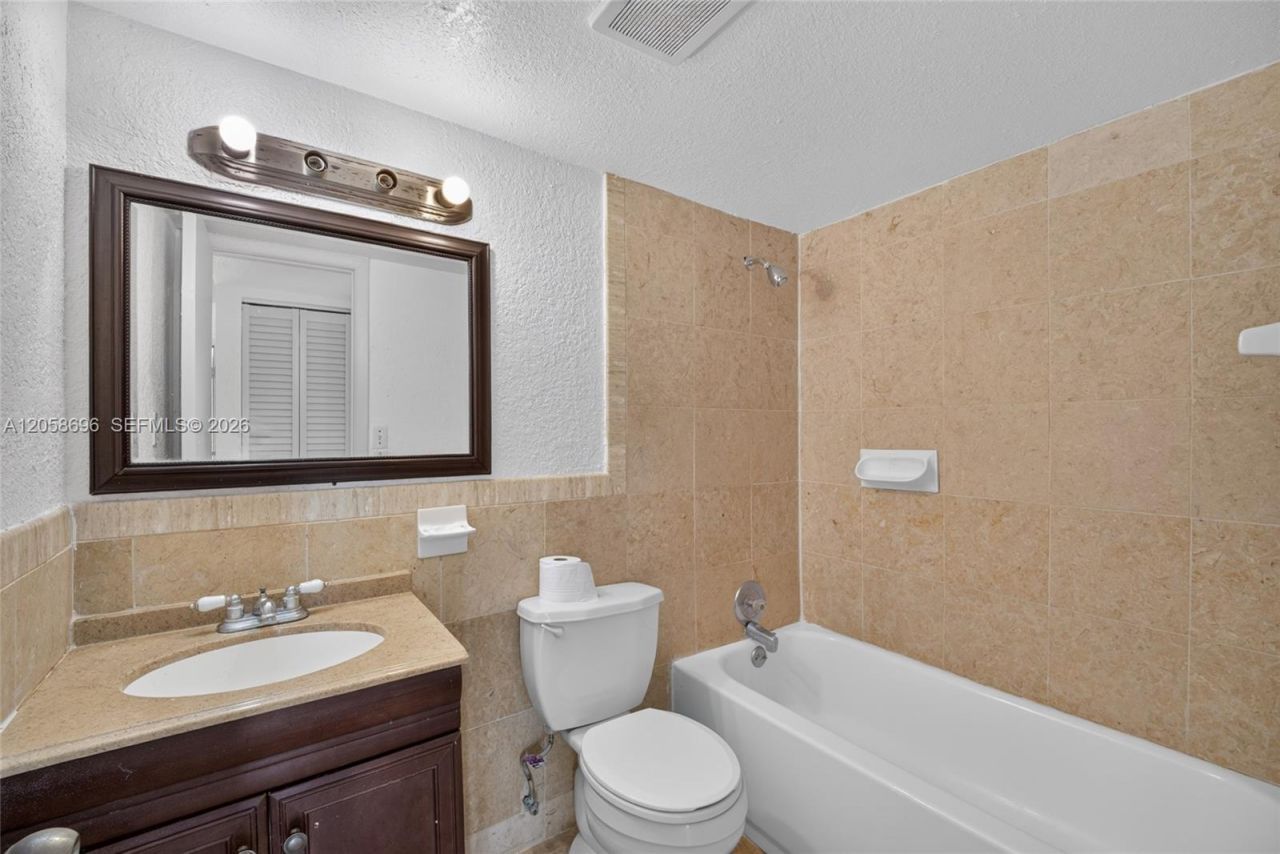 6001 Shakerwood Cir, Unit 108, Tamarac, FL 33319 Photo