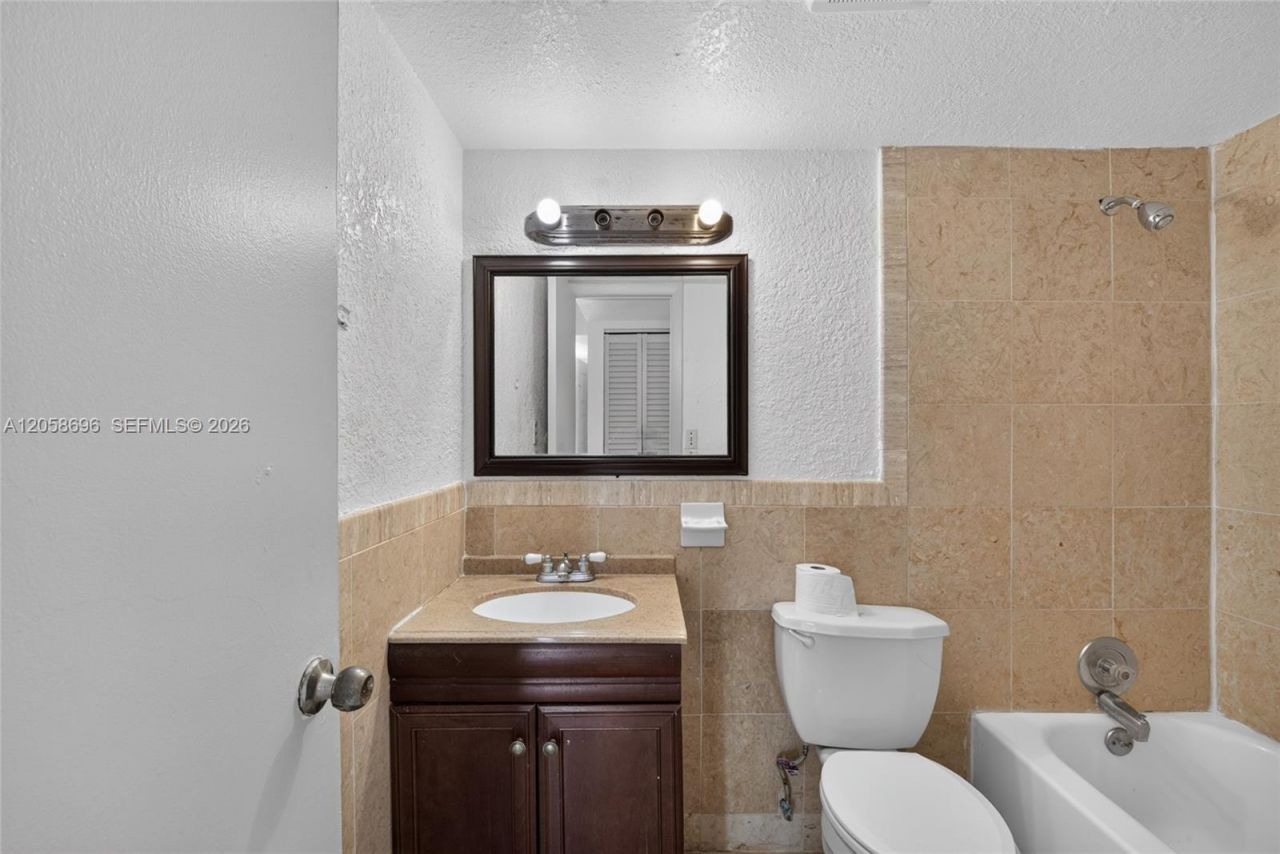 6001 Shakerwood Cir, Unit 108, Tamarac, FL 33319 Photo