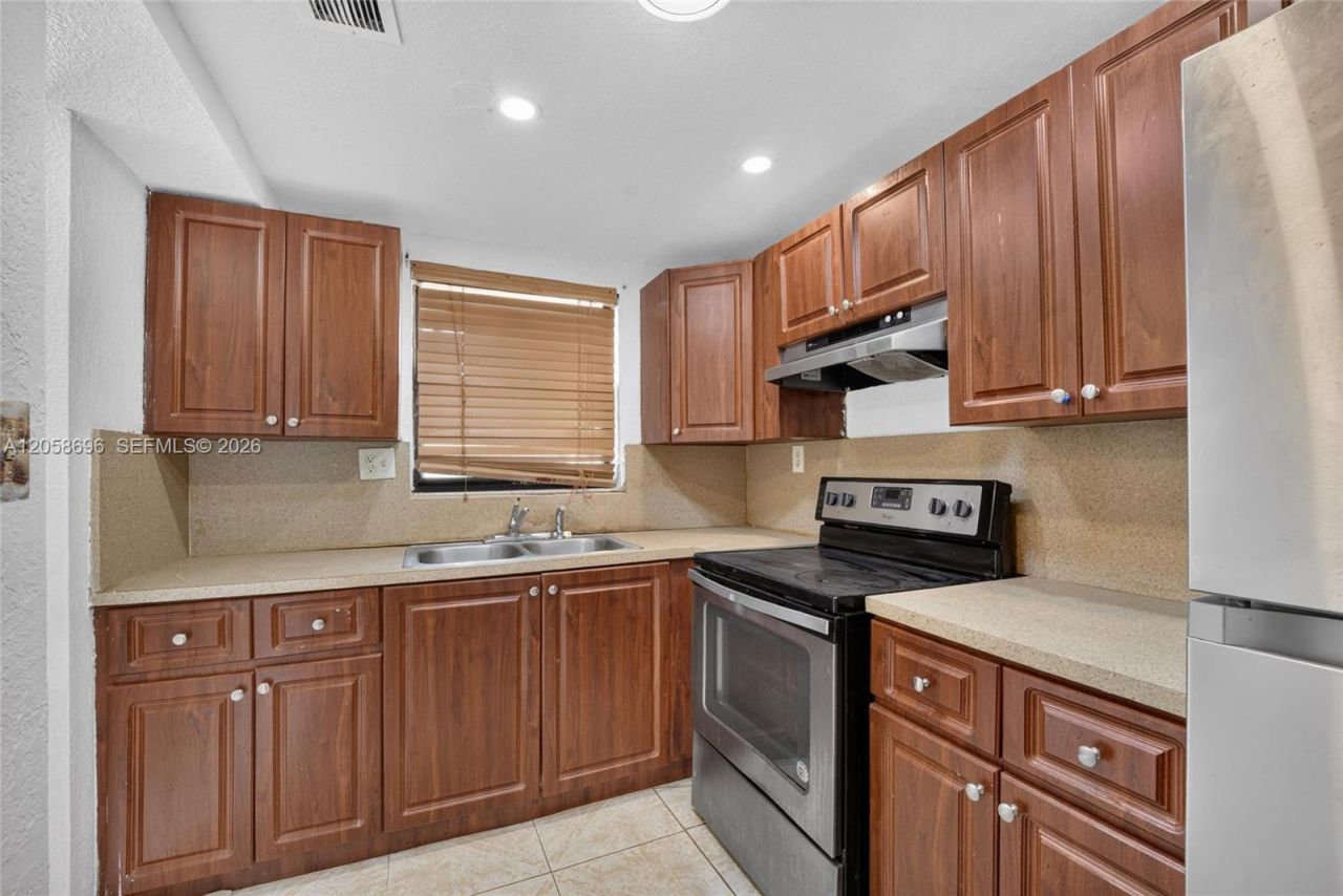 6001 Shakerwood Cir, Unit 108, Tamarac, FL 33319 Photo