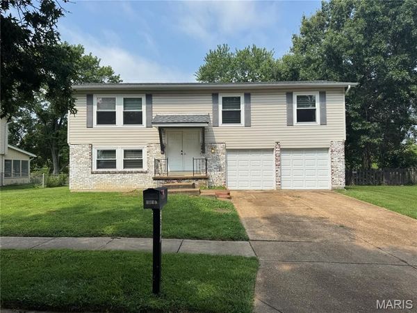 5817 Dove Meadow Court , Unincorporated, MO 63129
