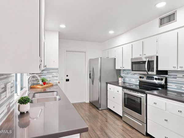 9443 W NEWPORT Drive, Sun City, AZ 85351