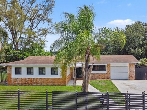 3281 NW 212th St , Miami Gardens, FL 33056