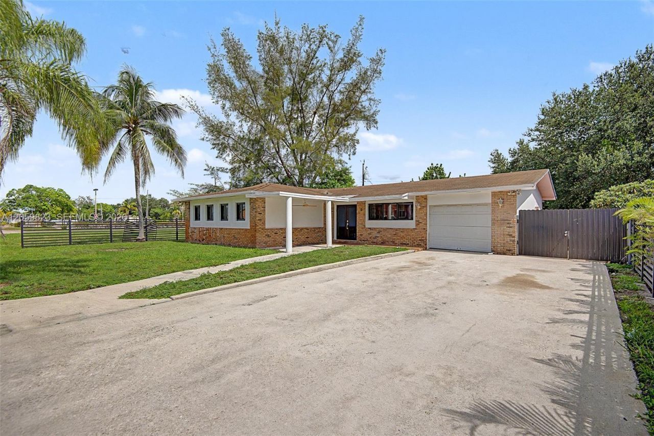 3281 NW 212th St, Miami Gardens, FL 33056 Photo