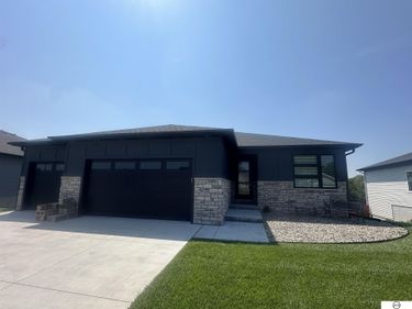 915 Hackberry Street, Bennet, NE 68317
