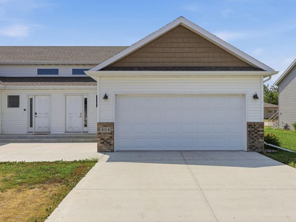 303B Torontos Court, Hillsboro, ND 58045