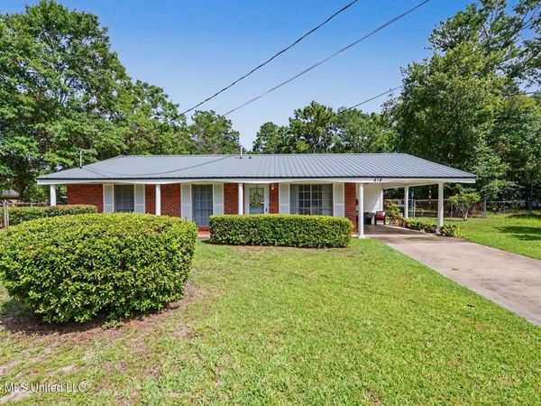 414 Pine Court, Ocean Springs, MS 39564