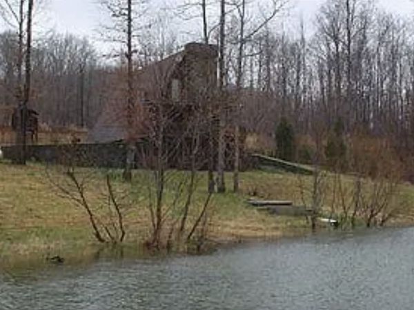 156 Tracy Rd , Hohenwald, TN 38462