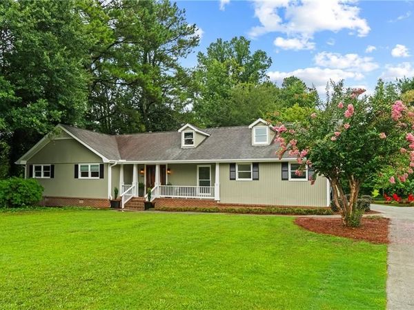 657 Cole Drive SW, Lilburn, GA 30047