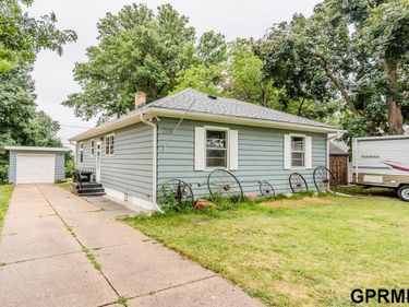 2131 S 38th Avenue, Omaha, NE 68105